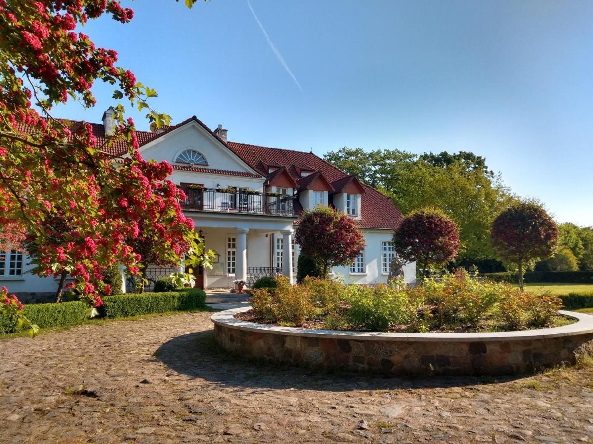 Dwór w Bychowie Gniewino Exterior foto